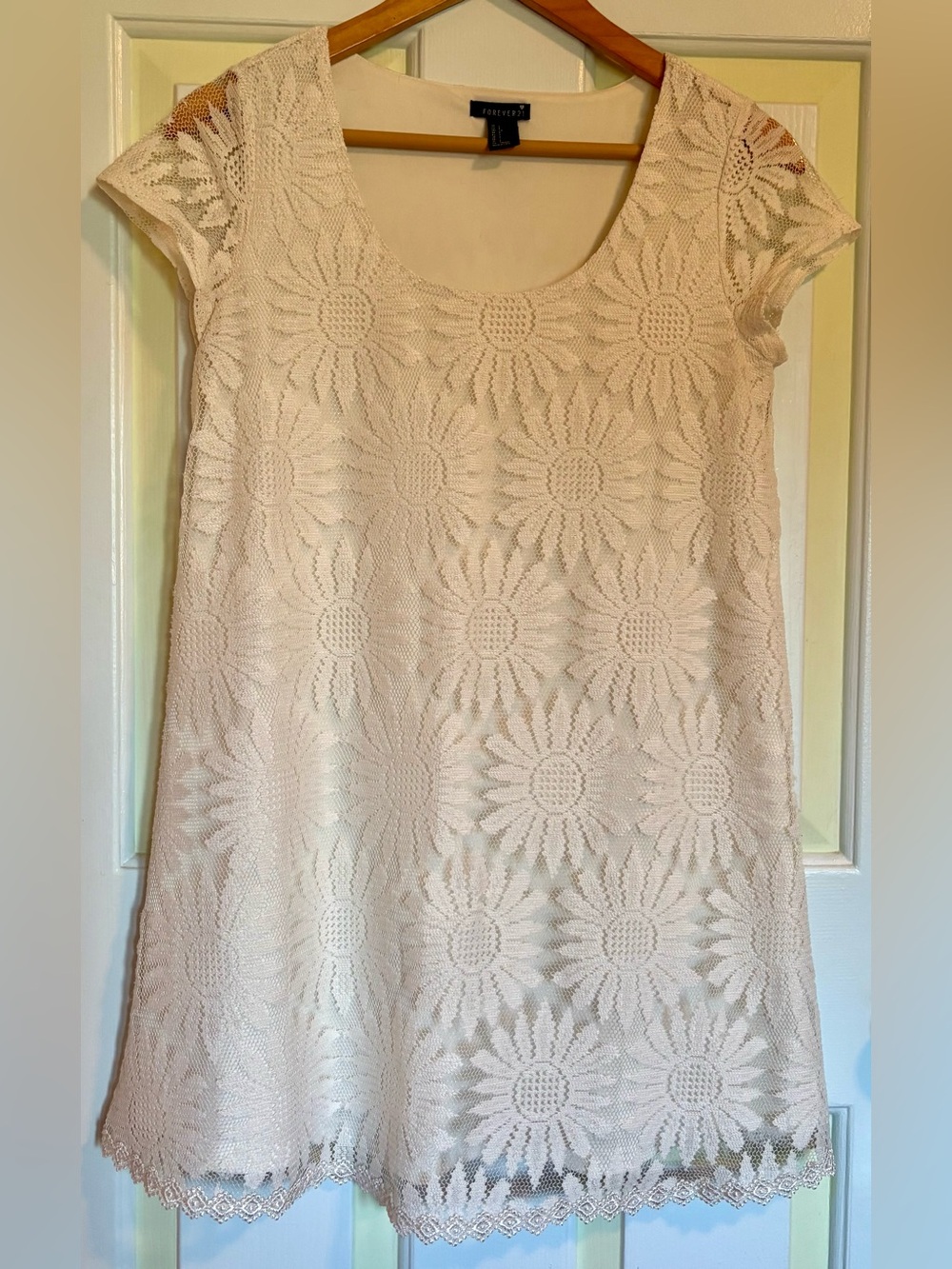 Groovy White Daisy Shift Mini Dress Forever 21 S